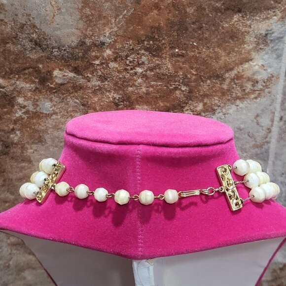 Vintage Multi Strand Bead Shell Necklace White Beads Yellow Orange Shells Gold - Picture 4 of 8